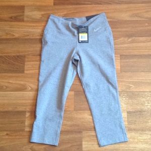 Nike grey cropped leggings